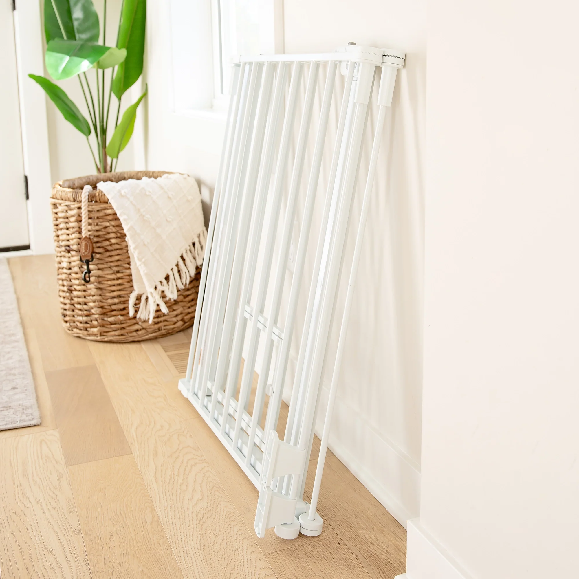 Flexi Walk-Thru Pet Gate - Image 7